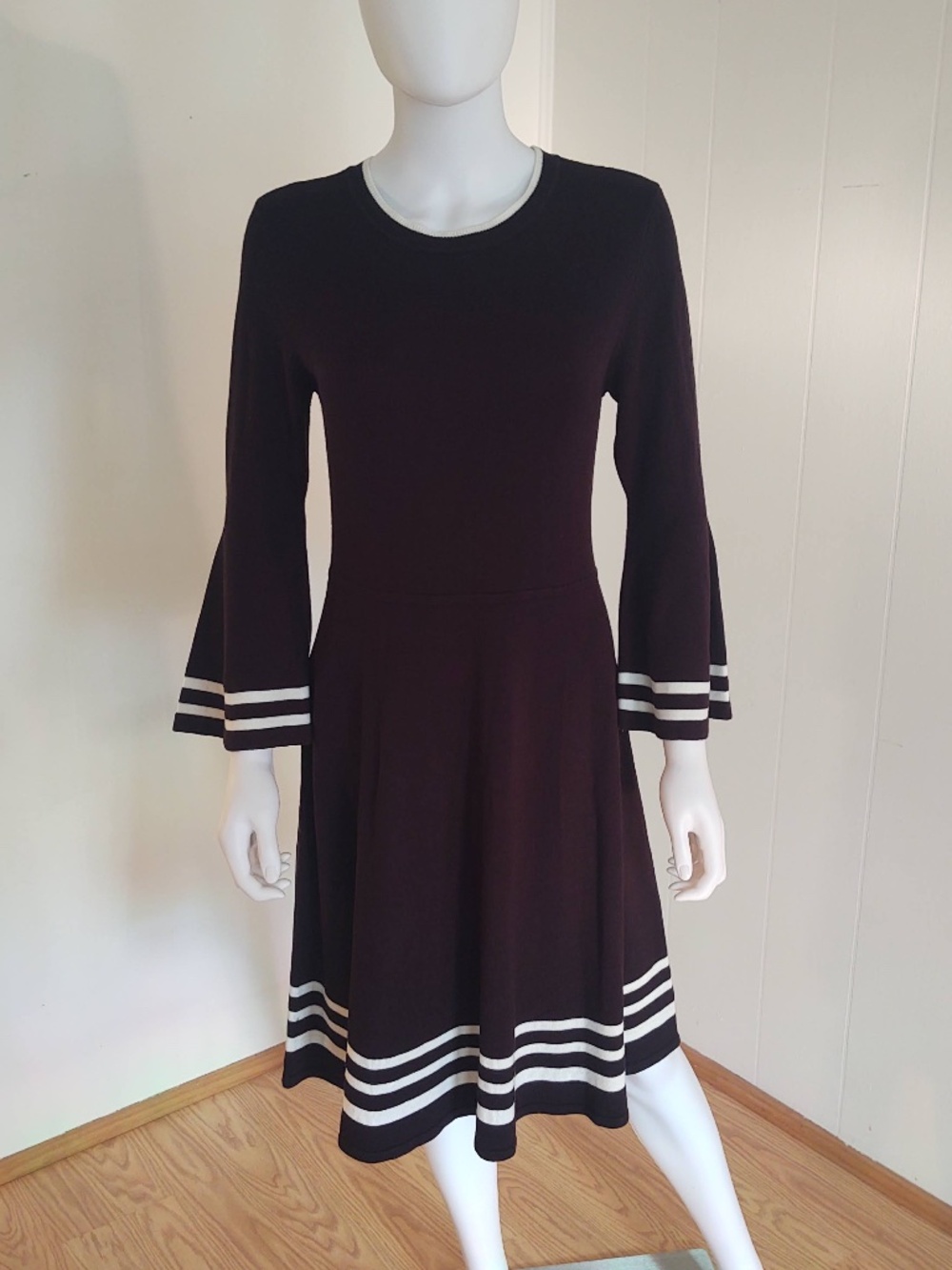 EUC Jessica Howard M Black Midi Fit N Flare White Stripe Detail Bell Sleeves